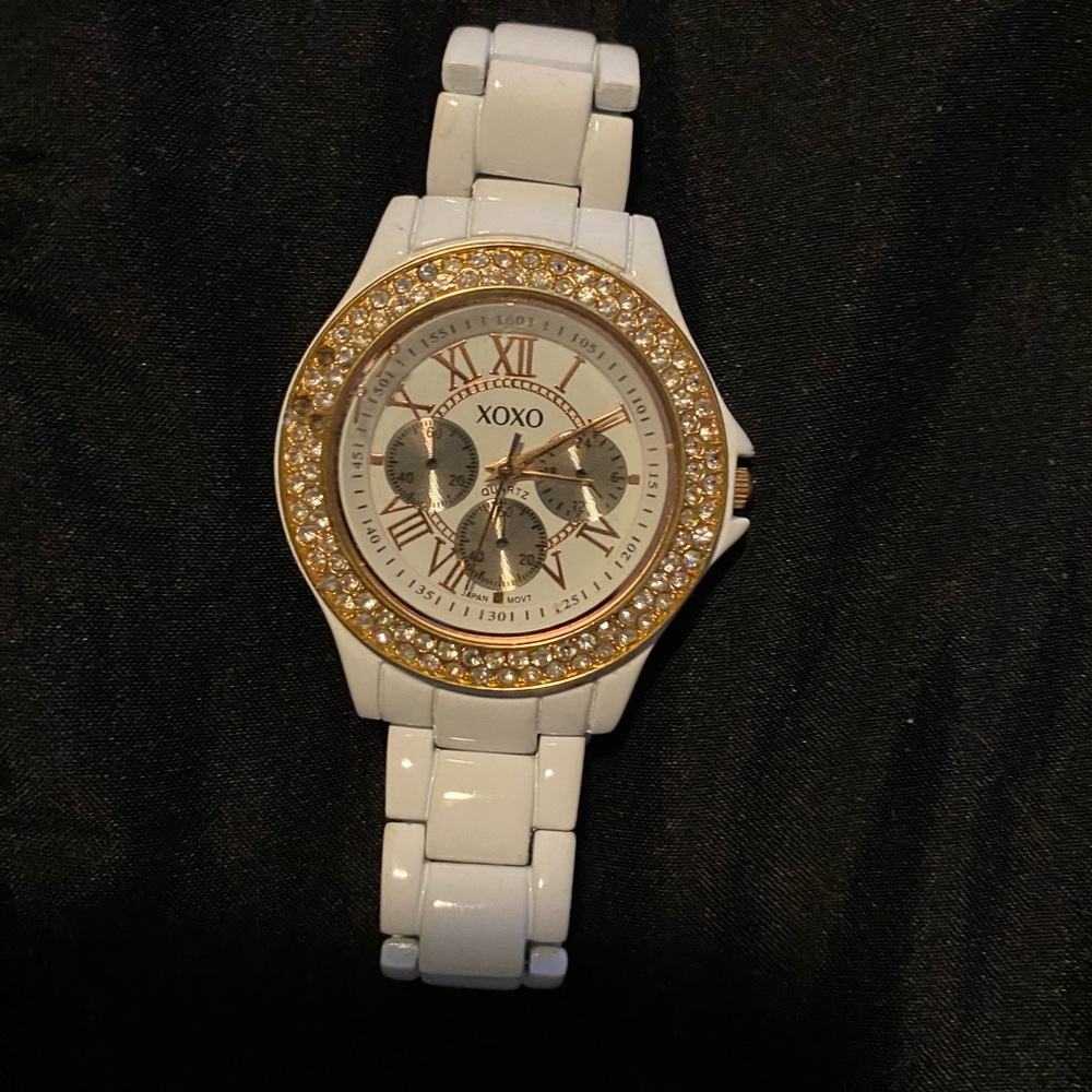 Y2k! XOXO White Watch Quartz Rhinestones